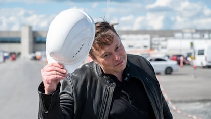 Elon Musk, en mayo de 2021, en una visita a la planta de Tesla a las afueras de Berlín, Alemania.