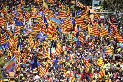 Milers de persones al centre de Barcelona.