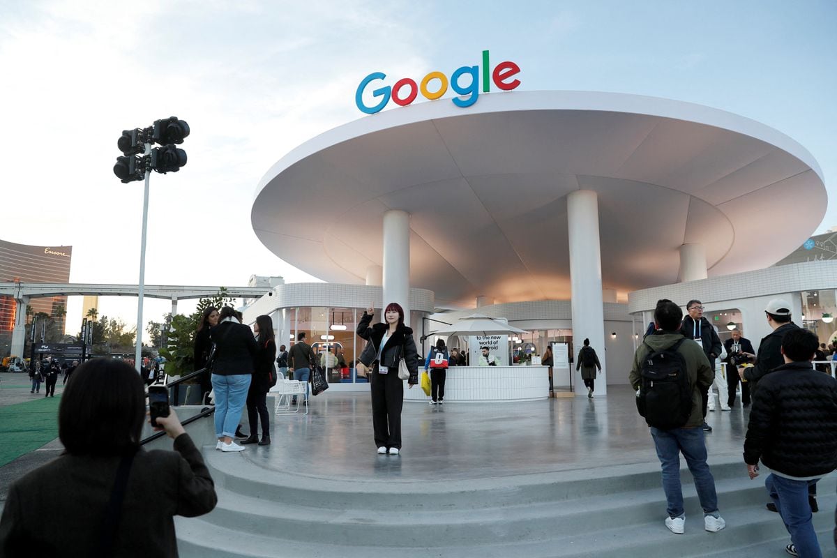 Google lays off hundreds of employees across several divisions to save money |  Economy