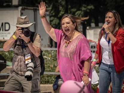 Xóchitl Gálvez recibió la constancia como candidata presidencial de la coalición Frente Amplio por México, en el Ángel de la Independencia, en la capital del país, el 3 de septiembre de 2023.