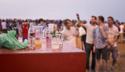 Fiesta de Sant Joan en la playa de la Barceloneta