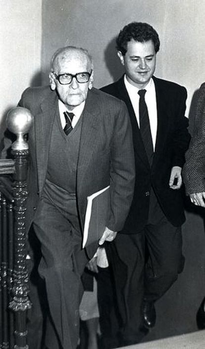 Manuel Andújar (izquierda), en el año 1989.
