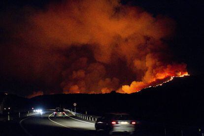 Incendio en el paraje del Cerro Alaminos, en Coín.