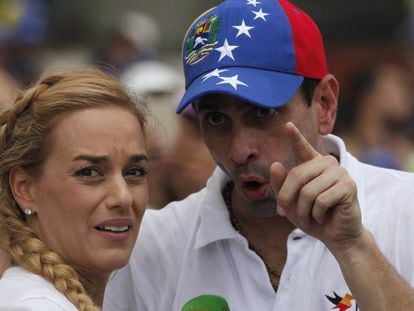Lilian Tintori y Henrique Capriles, durante la manifestación de este sábado en Caracas.