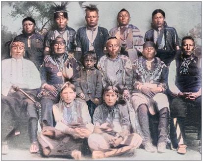 Fotografía histórica de un grupo de nativos osage. 