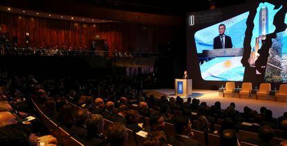 Macri se dirige a los asistentes al acto inaugural del foro Argentina Negocios e Inversión