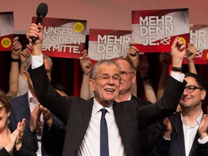 Alexander Van der Bellen celebra su victoria en las elecciones presidenciales, el domingo en Viena.