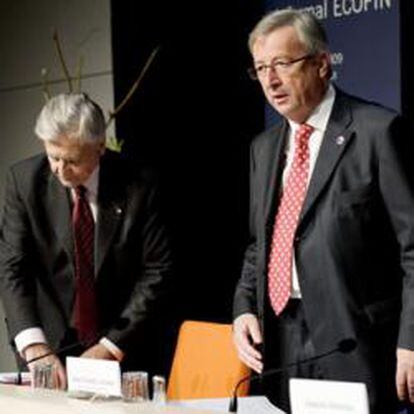 Jean-Claude Trichet, Jean-Claude Juncker y Joaquín Almunia, durante la reunión de los ministros de Finanzas de la Unión Europea (Ecofin)