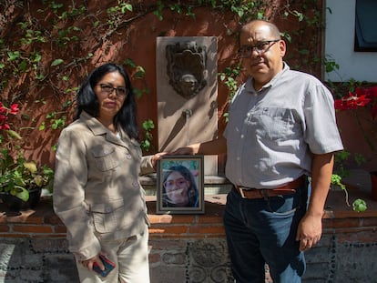 Luz María Fragoso y César Hernández, padres de Adriana Yaretzi, fallecida en el accidente de la Línea 3.