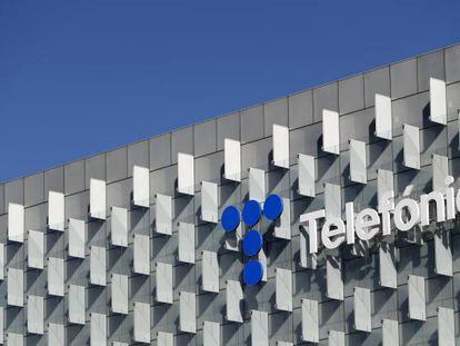 Los empleados de Telefónica España se vuelcan con el teletrabajo y piden 6.100 sillas