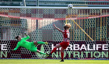 Toni Duggan falla un penalti este miércoles ante el Chelsea en el estadio Brianteo de Monza (Italia).