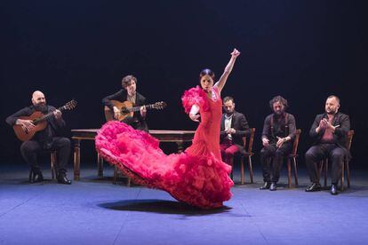Olga Pericet, durante la representación de su obra "La espina que soñó con ser flor o la flor que soñó con ser bailaora" en el Teatro Central, el pasado septiembre.
