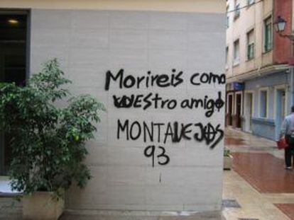 Pintada amenazante en la que se indica la fecha y el lugar donde fue asesinado el antifascista Guillem Agulló.