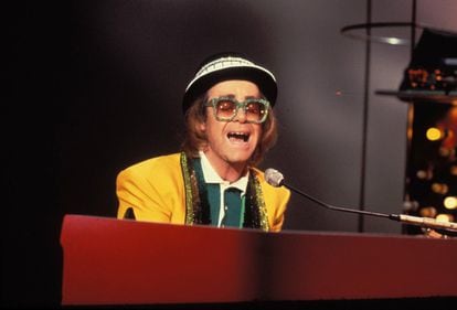 Elton John (Pinner, Reino Unido, 1947) cumple 70 años este 25 de marzo. El cantante británico ha vendido más de 250 millones de álbumes a lo largo de su carrera.