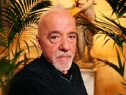 Paulo Coelho: “El intelectual ha muerto. Ha nacido el 'internetual'”