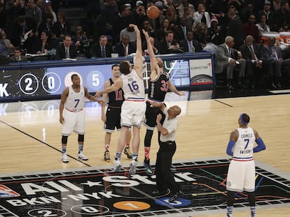 Los hermanos Gasol, en el salto inicial del All Star de 2015