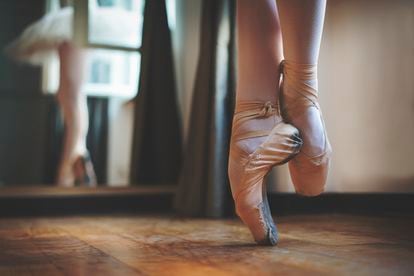 There are people who prefer feet with a lot of arches, flat feet, with long toes, more fleshy, with ballerina shoes, treading on fruit... Every foot has its audience.