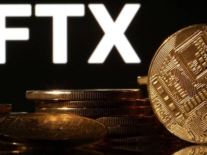 Representación de criptoactivos con un logotipo de FTX.