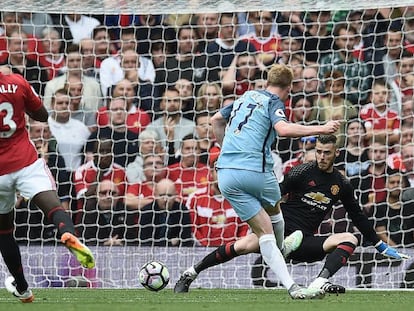 De Bruyne supera a De Gea.