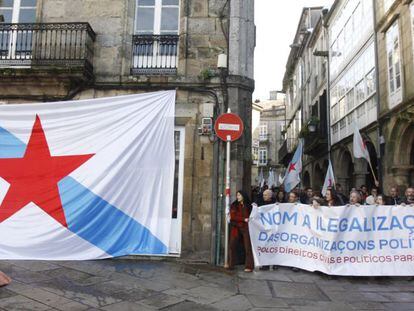 Manifestaci&oacute;n en Santiago contra la ilegalizaci&oacute;n de la plataforma Causa Galiza.