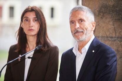 La ministra de Justicia, Pilar Llop, y el ministro del Interior, Fernando Grande-Marlaska, en Santoña (Cantabria), esta mañana.