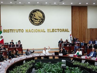 Sesión del Instituto Nacional Electoral, el 24 de febrero.