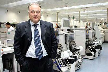 Carlos Carrero, en la factoría de Vitelcom de Málaga.