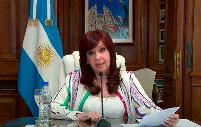 Cristina Kichner dice sus "últimas palabras" ante los jueces que la investigan por presunta corrupción, el 29 de noviembre de 2022 desde su despacho en el Senado argentino. 