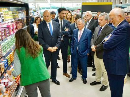 Juan Roig, presidente de Mercadona, durante la inauguraci&oacute;n de la primera tienda de la compa&ntilde;&iacute;a en Portugal..