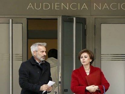 Imanol Arias, a la salida de la Audiencia Nacional, tras recoger la querella contra él a principios de mayo.