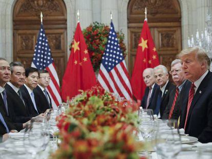 Donald Trump y Xi Jinping duranre su cena el sábado por la noche en Buenos Aires. PABLO MARTÍNEZ (MONSIVÁIS GTRES) / VÍDEO: REUTERS