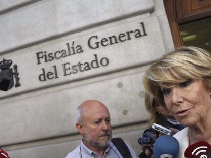 La candidata del PP a la Alcald&iacute;a de Madrid, Esperanza Aguirre, a su llegada a la Fiscal&iacute;a General del Estado.