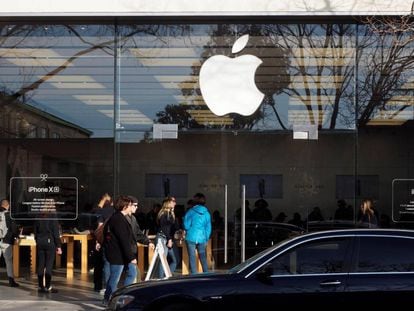 Apple reconoce que el precio de sus iPhone deberá ser más competitivo