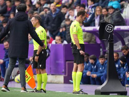 VAR en el Valladolid vs Rayo Vallecano