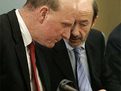 Steve Ballmer (izquierda) y Alfredo Pérez Rubalcaba.