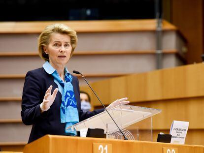 La presidenta de la Comisión Europea, Ursula von der Leyen, este miércoles en la sede del Parlamento Europeo en Bruselas.