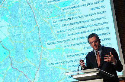 Alberto Ruiz-Gallardón, esta mañana durante la presentación del <i>Proyecto Madrid Centro</i>.