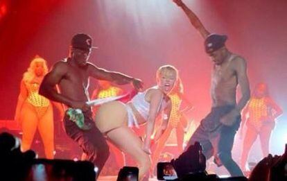 Miley Cyrus, durante el polémico baile en Monterrey.