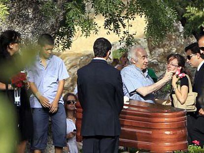 Funeral de Amparo Cuevas, autoproclamada &ldquo;vidente&rdquo; de El escorial. 