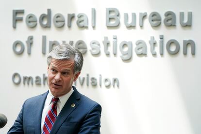 Christopher Wray, director del FBI, durante una conferencia de prensa este miércoles en Omaha (Nebraska).
