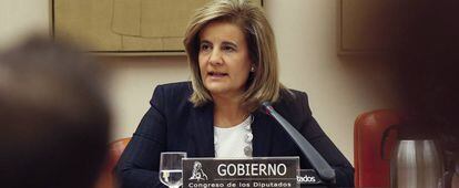 La ministra de Empleo y Seguridad Social, Fátima Báñez, durante su comparecencia en la Comisión del Pacto de Toledo.