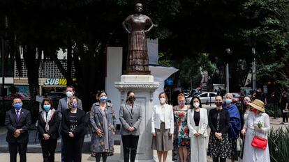 Inauguración de la estatua de Leona Vicario en el Paseo de la Reforma de Ciudad de México.