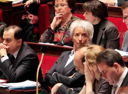 La ministra de Economía francesa, Christine Lagarde, atiende preguntas en la Asamblea Nacional.