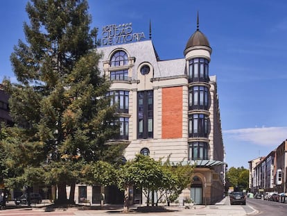 Fachada del hotel Silken Ciudad de Vitoria. 