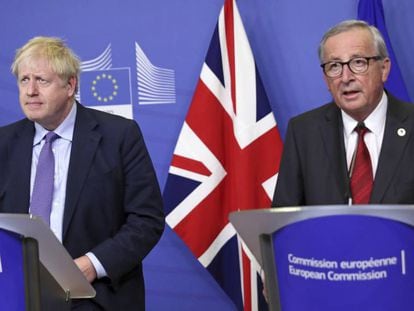 El Primer Ministro británico Boris Johnson y el Presidente de la Comisión Europea Jean-Claude Juncker este jueves en Bruselas. En vídeo, primeras declaraciones de Boris Johnson tras el anuncio del acuerdo para el Brexit.