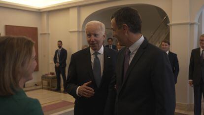 Joe Biden y Pedro Sánchez, en la cumbre de la OTAN, en una imagen de 'Las cuatro estaciones'.