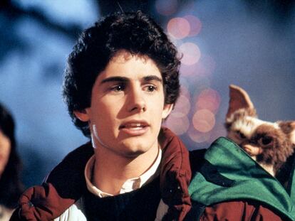 El actor Zach Galligan en una escena de 'Los Gremlins'.