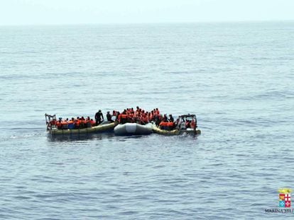 Rescate de migrantes en la ruta central del Mediterr&aacute;neo.