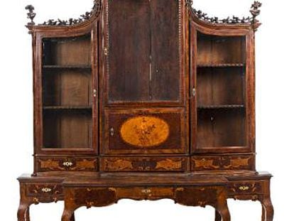 La librería vitrina escritorio del siglo XVIII que salió a subasta en diciembre.