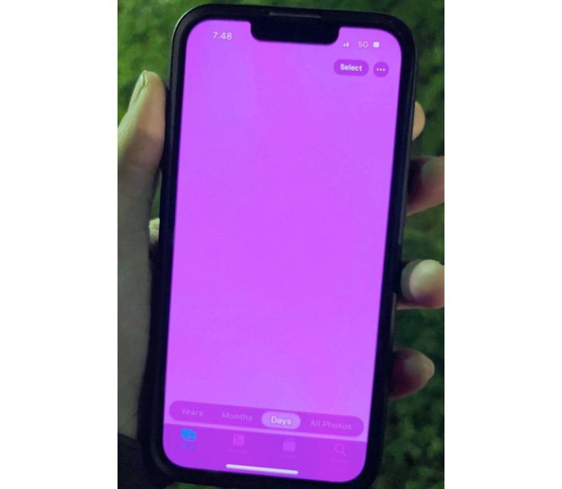 Si la pantalla de tu iPhone 13 se pone rosa, no te preocupes